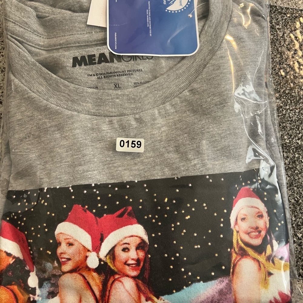 NWT Mean Girls 'Christmas Is So Fetch' Gray Graphic Short-Sleeve Tee- XL - Picture 6 of 6